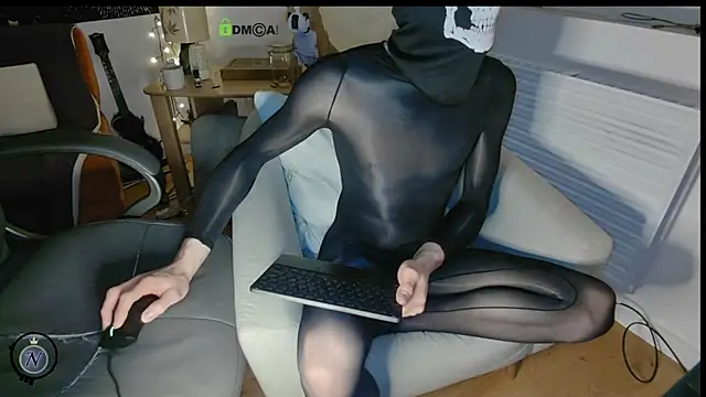 Nyl0nnickb0y online show from October 22, 8:11 pm