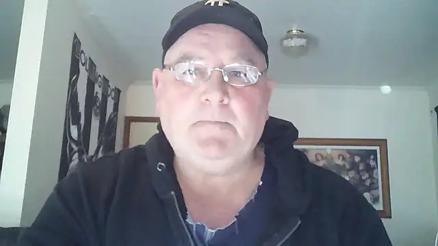 Snapshot of HOTANAL chatting on October 2, 5:55 am HOTANAL online show from October 2, 5:55 am