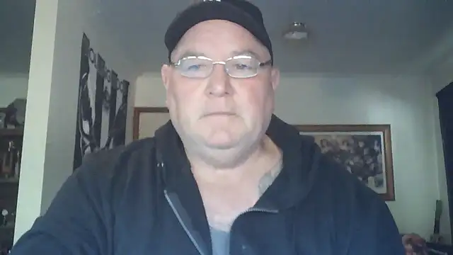 Snapshot of HOTANAL chatting on October 9, 10:58 pm HOTANAL online show from October 9, 10:58 pm