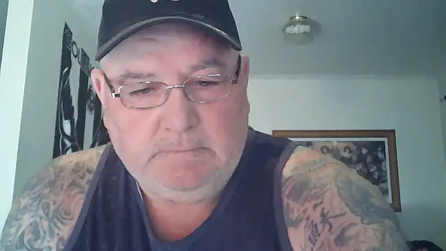 Snapshot of HOTANAL chatting on October 4, 6:40 am HOTANAL online show from October 4, 6:40 am