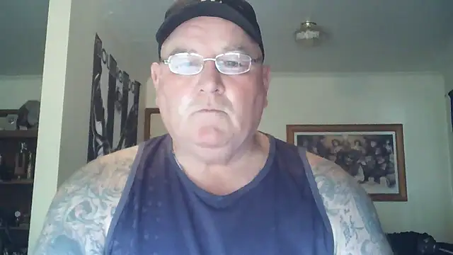 Snapshot of HOTANAL chatting on September 28, 2:20 am HOTANAL online show from September 28, 2:20 am