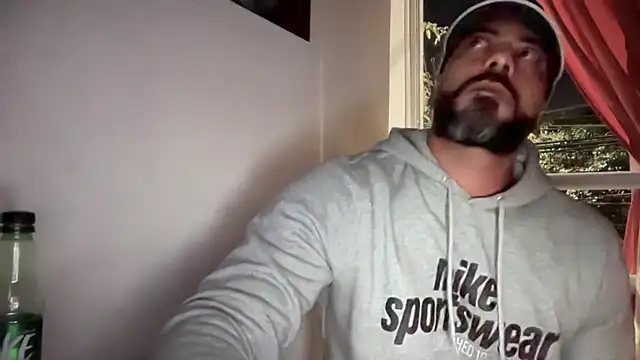 Snapshot of romeolovedark chatting on October 17, 8:51 am romeolovedark online show from October 17, 8:51 am