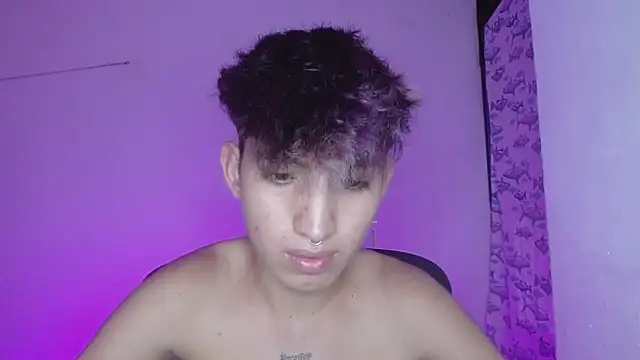 littlextreme online show from February 19, 1:40 am