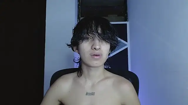 littlextreme online show from April 2, 3:37 am