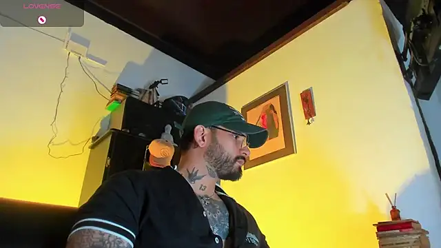 CamiloGray  online show from November 5, 3:47 pm