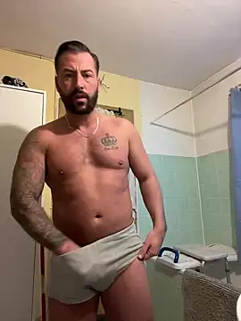 Snapshot of 2guysforu chatting on February 7, 8:55 am 2guysforu online show from February 7, 8:55 am