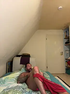 Snapshot of 2guysforu chatting on February 23, 9:25 pm 2guysforu online show from February 23, 9:25 pm