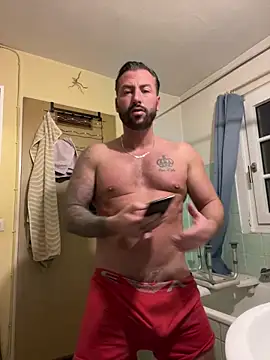 Snapshot of 2guysforu chatting on February 13, 5:22 pm 2guysforu online show from February 13, 5:22 pm