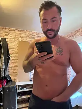 Snapshot of 2guysforu chatting on March 16, 6:31 am 2guysforu online show from March 16, 6:31 am