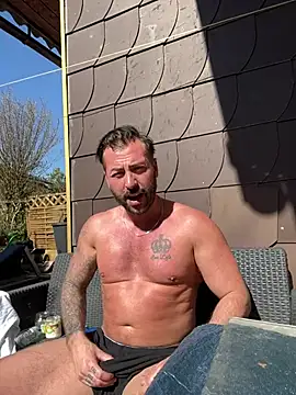 Snapshot of 2guysforu chatting on March 20, 11:16 am 2guysforu online show from March 20, 11:16 am