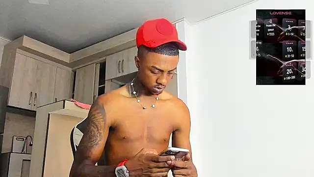 YeremiBrowm online show from October 30, 8:43 pm