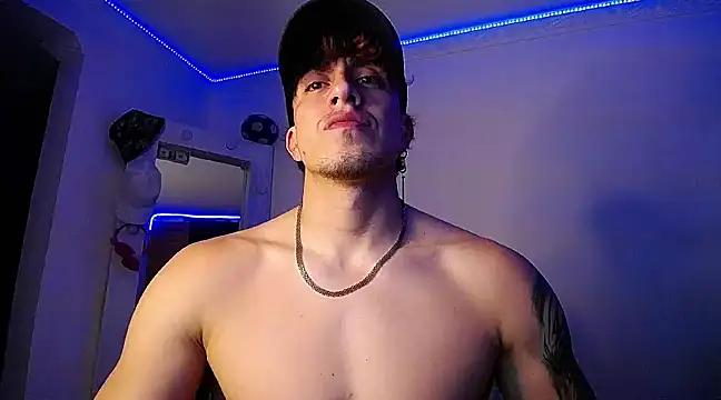 Snapshot of strongboy_ chatting on December 30, 2:53 am strongboy online show from December 30, 2:53 am