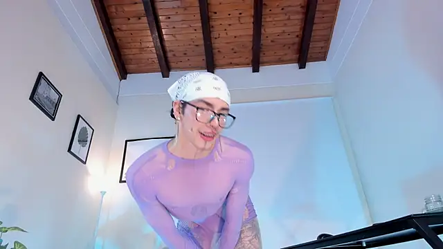 ArchieCollins online show from November 6, 10:57 pm