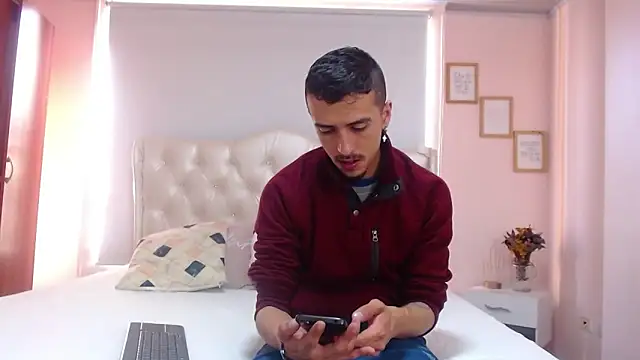 Snapshot of ryan_maxy chatting on January 31, 1:23 pm ryan maxy online show from January 31, 1:23 pm
