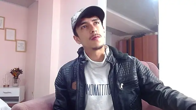 Snapshot of ryan_maxy chatting on January 17, 12:21 pm ryan maxy online show from January 17, 12:21 pm