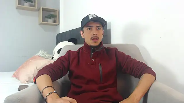 Snapshot of ryan_maxy chatting on February 22, 12:19 pm ryan maxy online show from February 22, 12:19 pm