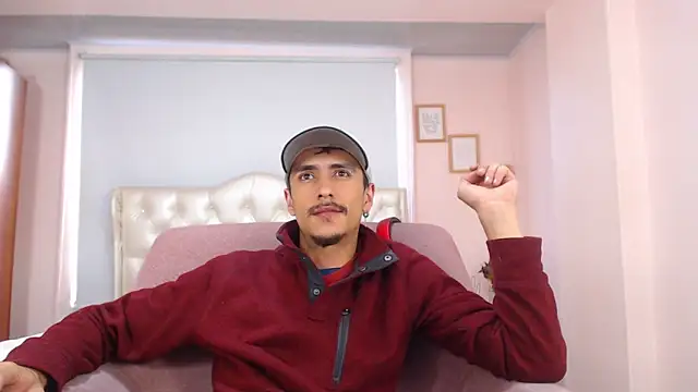 Snapshot of ryan_maxy chatting on February 26, 12:25 pm ryan maxy online show from February 26, 12:25 pm