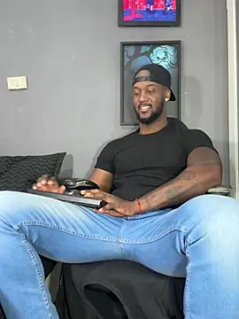 Snapshot of blackdrey18 chatting on February 26, 1:41 pm blackdrey18 online show from February 26, 1:41 pm