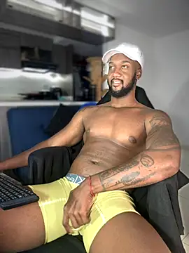 Snapshot of blackdrey18 chatting on October 12, 1:38 pm blackdrey18 online show from October 12, 1:38 pm