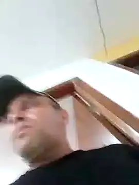 marronzinho23c online show from December 9, 11:30 pm