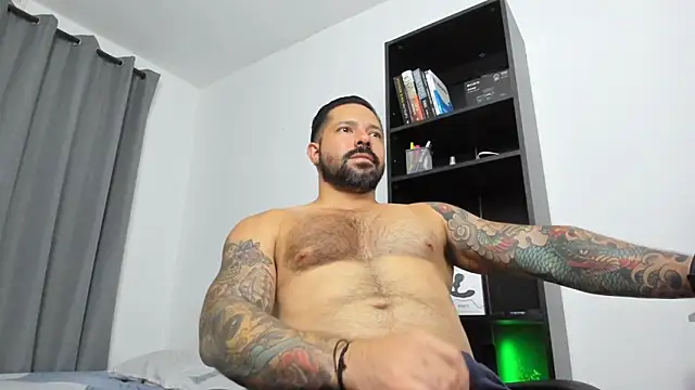 Snapshot of Pierre_Vidal chatting on January 14, 10:23 pm Pierre Vidal online show from January 14, 10:23 pm