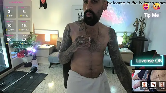 kaiser679  online show from April 10, 10:17 pm