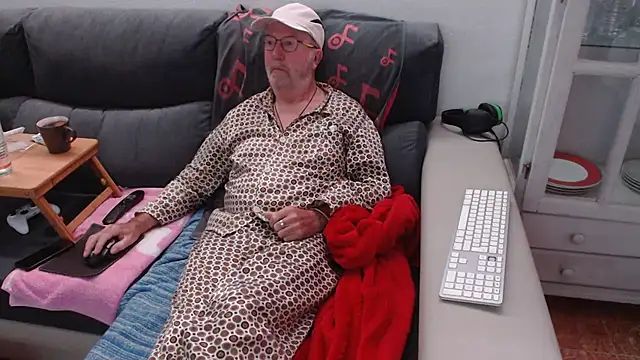 Nudelschwanz online show from December 9, 6:55 am