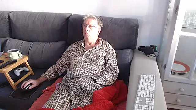 Nudelschwanz online show from February 5, 8:11 am