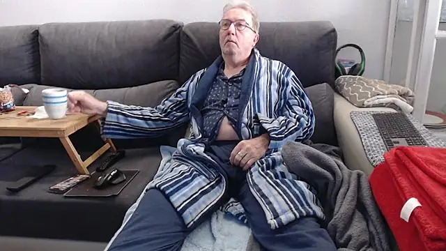 Nudelschwanz online show from March 25, 8:18 am