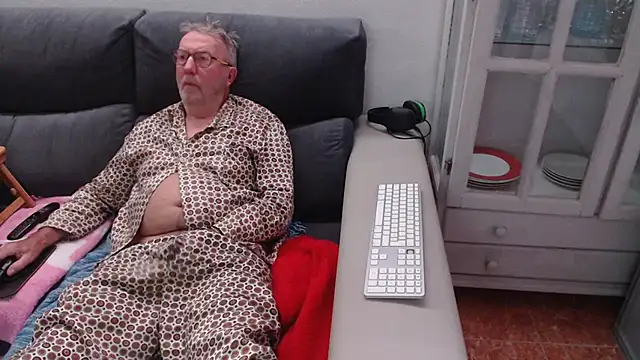 Nudelschwanz online show from December 4, 6:55 am