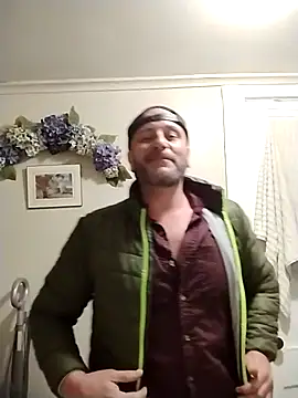 ShaneJames11 online show from April 25, 3:31 am