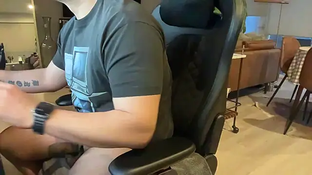 HungandThickLatin online show from February 14, 1:23 am