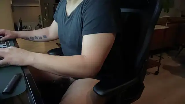 HungandThickLatin online show from February 23, 12:54 pm