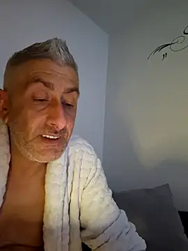 cuci45 online show from March 22, 12:15 am