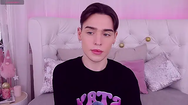 Snapshot of RobbyCharming chatting on December 23, 6:58 pm RobbyCharming online show from December 23, 6:58 pm