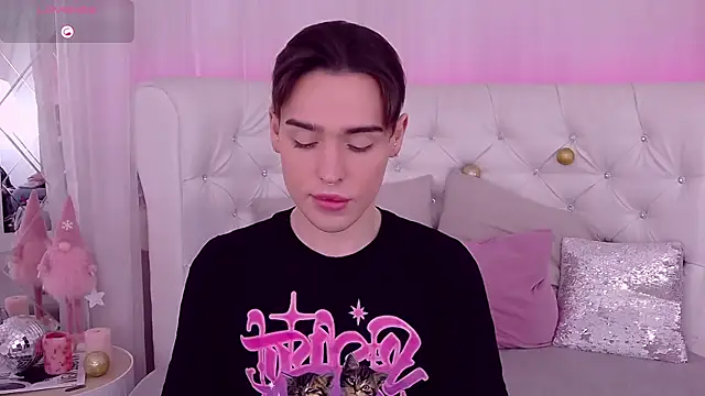 Snapshot of RobbyCharming chatting on December 21, 6:55 pm RobbyCharming online show from December 21, 6:55 pm