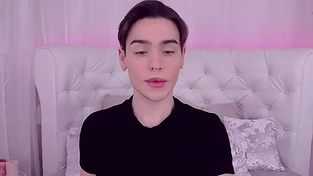 Snapshot of RobbyCharming chatting on January 17, 7:42 pm RobbyCharming online show from January 17, 7:42 pm