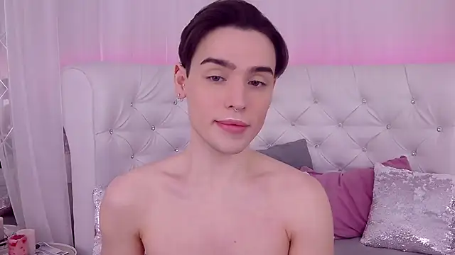 Snapshot of RobbyCharming chatting on February 16, 7:38 pm RobbyCharming online show from February 16, 7:38 pm