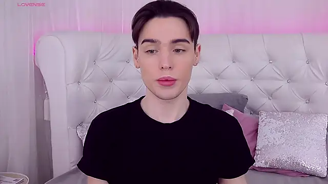 Snapshot of RobbyCharming chatting on March 23, 1:31 am RobbyCharming online show from March 23, 1:31 am
