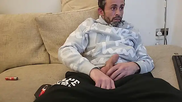 uk-bobbie-uk online show from November 8, 5:43 am