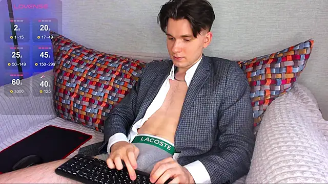 Snapshot of maxboy4 chatting on March 7, 1:07 pm maxboy4 online show from March 7, 1:07 pm