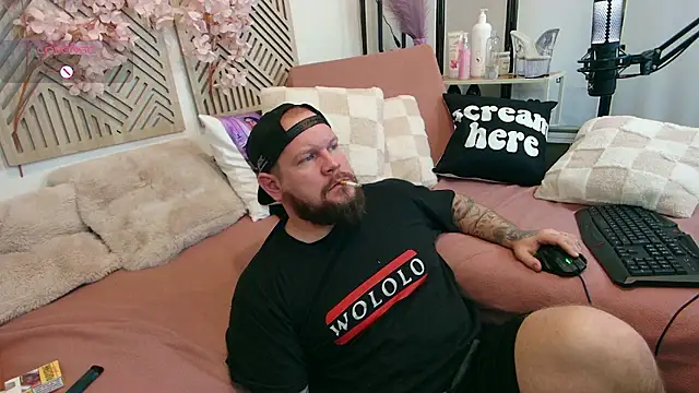 xBuzzRightHerex online show from January 17, 9:34 am