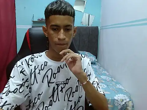 Angelstripboy online show from October 6, 11:09 pm