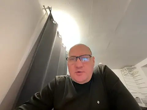 vanjbi45 online show from February 5, 6:42 am