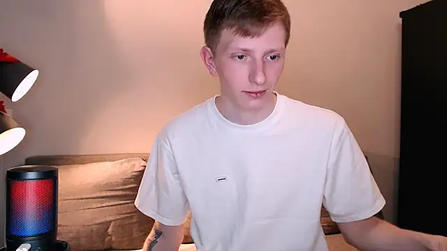 juliaanddima online show from December 1, 9:18 pm