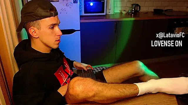 Snapshot of Midnighter_ chatting on September 25, 1:59 am Midnighter  online show from September 25, 1:59 am