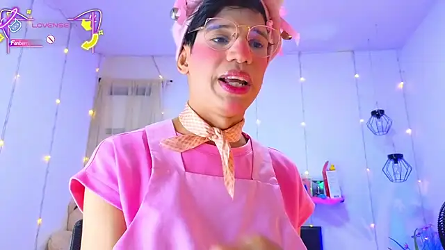 Ariel Femboy  online show from January 13, 5:23 am