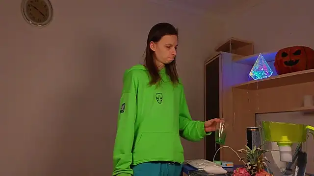 Frank Fraer online show from April 6, 8:20 pm