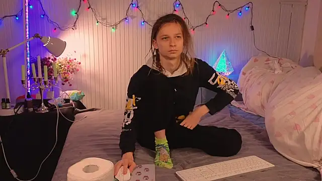 Frank Fraer online show from November 25, 2:19 pm