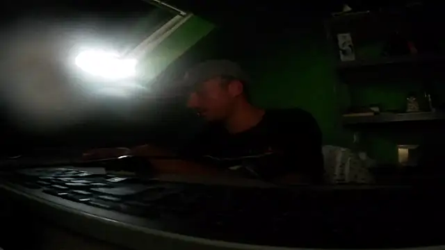 Snapshot of capoloveu chatting on September 11, 5:12 pm capoloveu online show from September 11, 5:12 pm